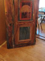 Antiker Schrank mit Bemalung gebraucht