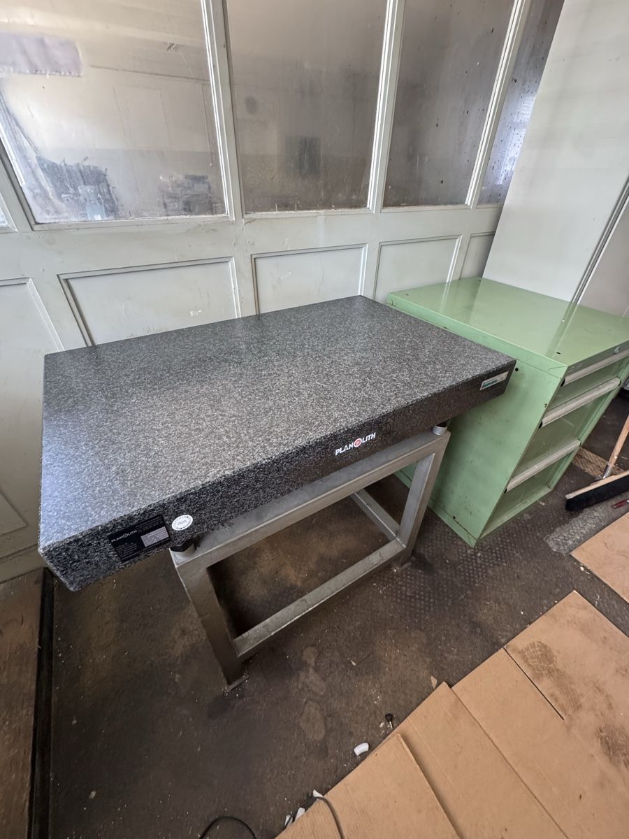 Messen: Table de mesure Planolith Granit 876/3 avec support – Gebraucht aus Aarberg von SNMachines