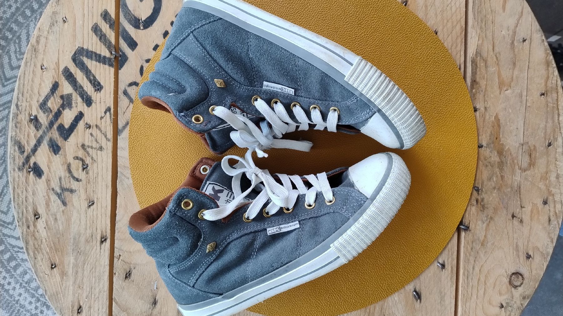 Scarpe da donna: Basket montantes  taille 40, grises – Usato da develier venduto da Gcz4 1