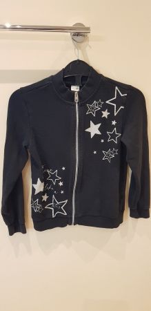 Jacke schwarz mit Sternen,  9-10 Jahre (Gr. 140)