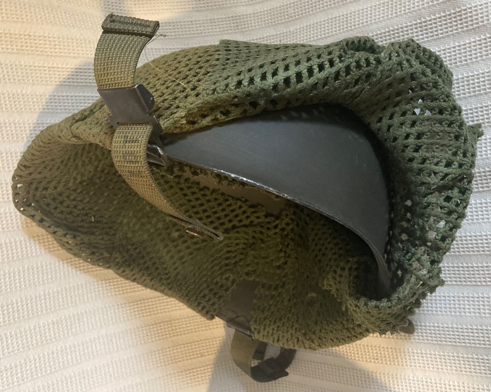 Uniformen & Effekten: casque militaire – Gebraucht aus Bussigny von JPS06 2