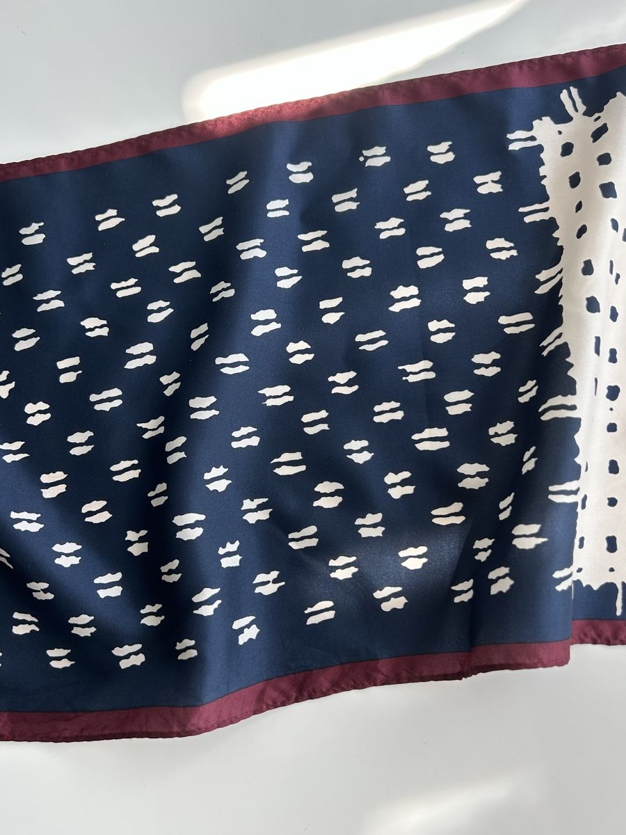 Foulards, Tücher & Schals: Scarf patterned silk navy blue white red – Neu (gemäss Beschreibung) aus Saland von ele_vc96 1