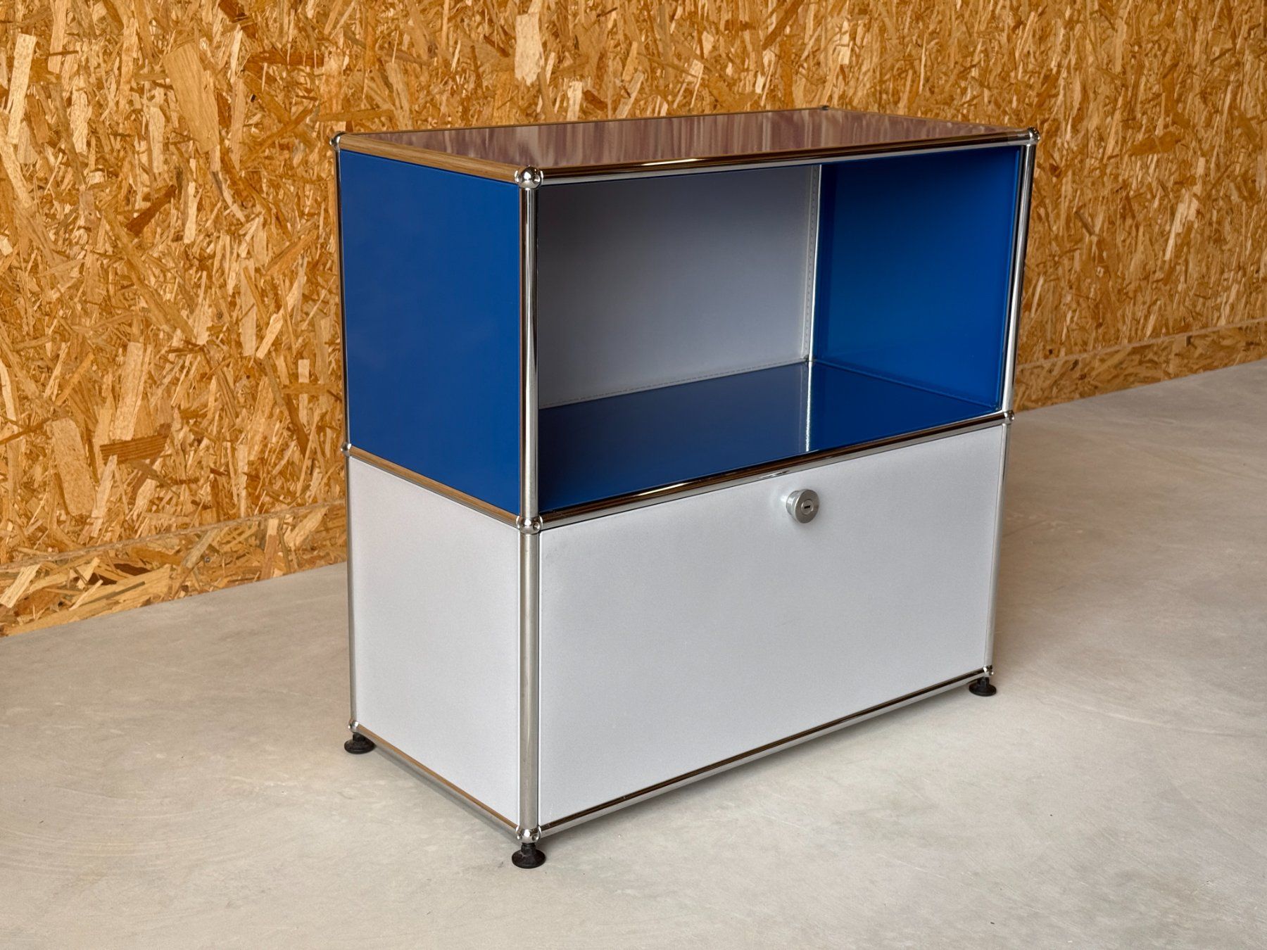 USM Regale: USM Haller Sideboard Regal Blau / Silber – Gebraucht aus Ramsen von Studio82