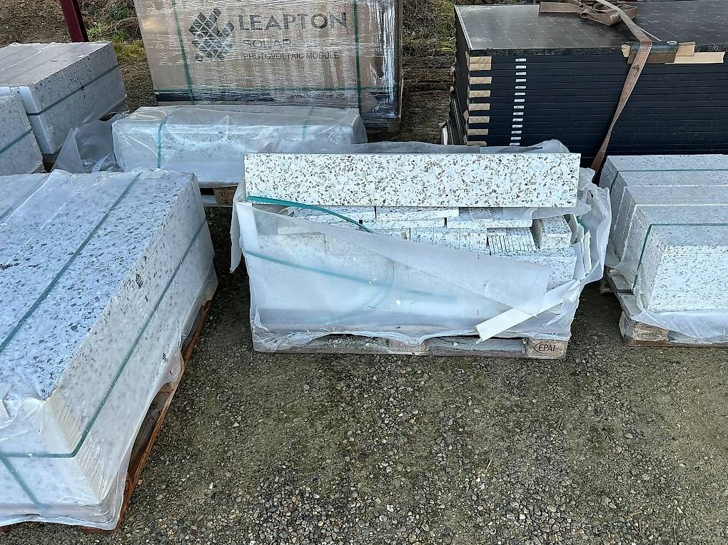 Revêtements de sol: Bodenplatten – D'occasion à Windisch par fra_g8jt