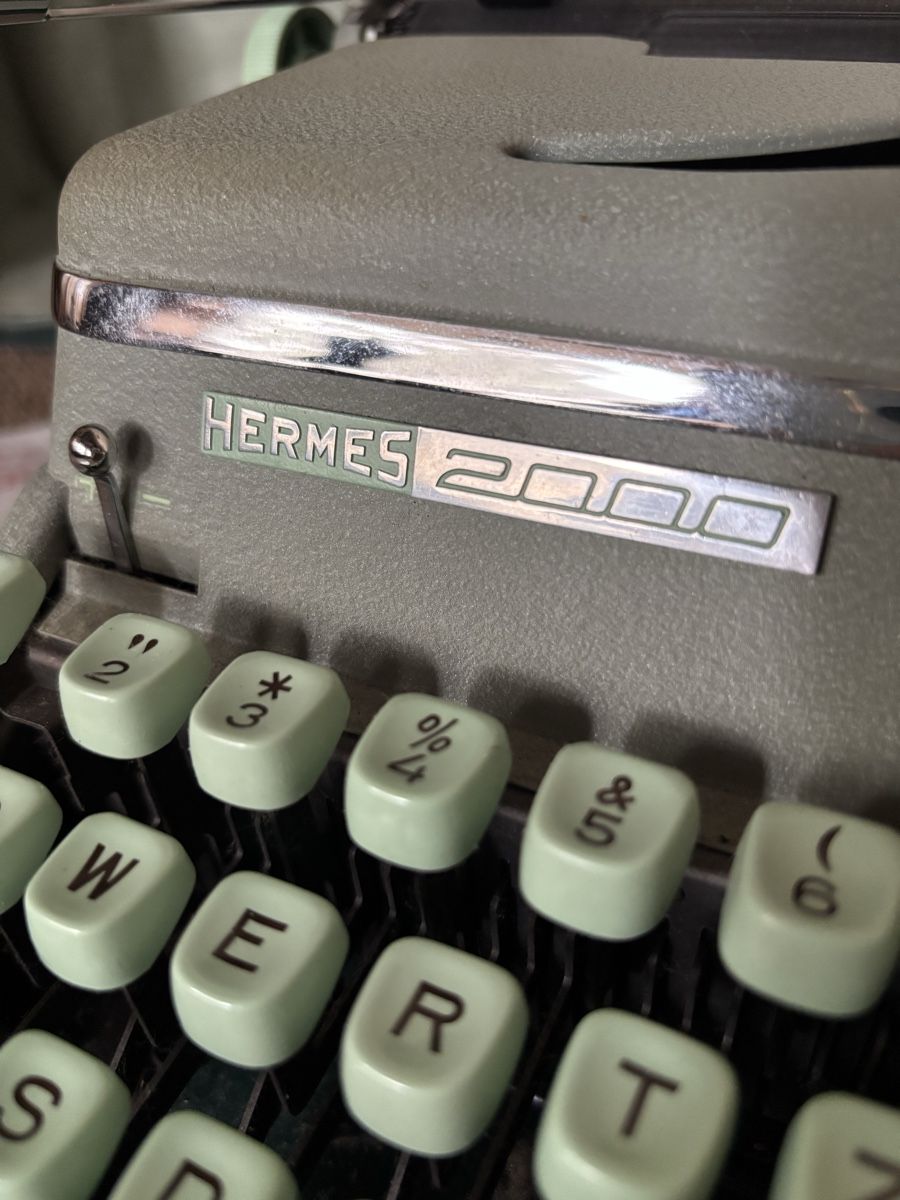 Hermès Macchine da scrivere: Vintage Hermes 2000 Schreibmaschine – Usato da Münsingen venduto da Sinonn 2