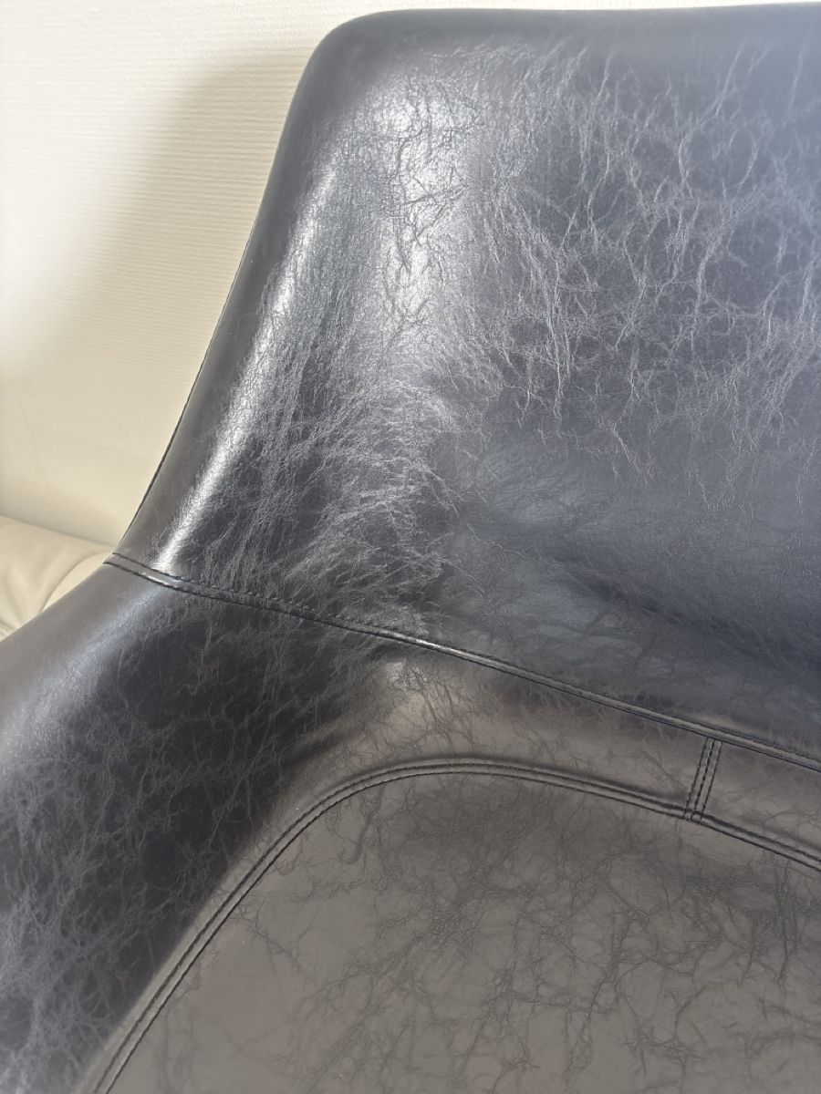 Interio Poltrone: Interio leather chair  – Usato da Zürich venduto da dcl_p8h8 1