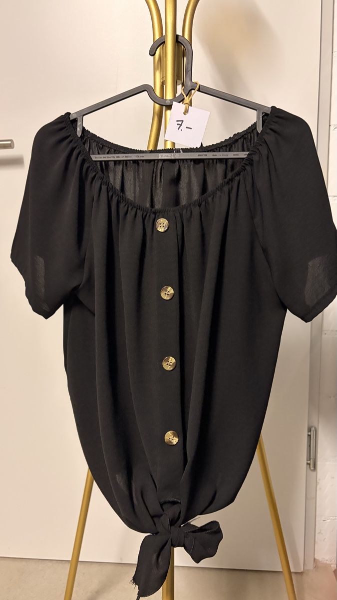 Chemisiers: Schwarze Bluse Gr. M  – D'occasion à Fehraltorf par ali_8wp6