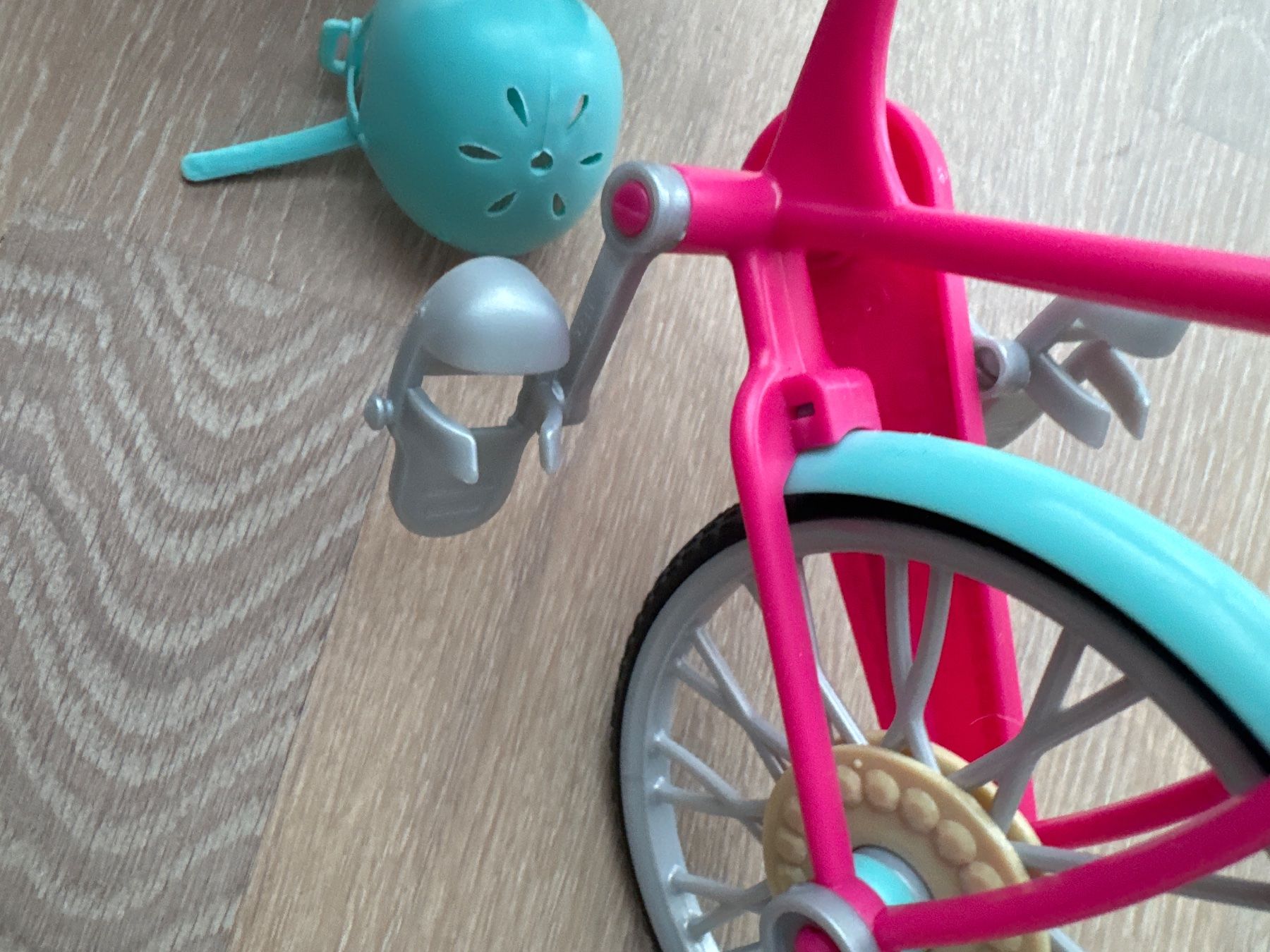Bambole: Frahrrad von Barbie mit Helm – Usato da Birmensdorf ZH venduto da Orion999 3