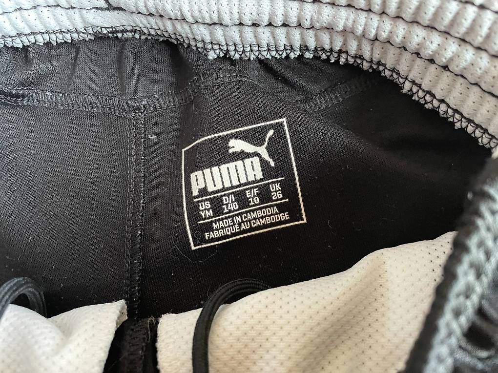 Pantaloni: PUMA JOGGINGHOSE / SPORTHOSE GR 140 – Usato da Mönchaltorf venduto da rokafauc 1