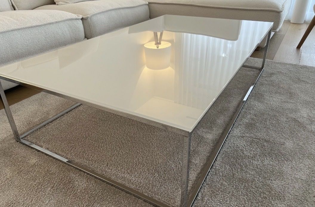 Natuzzi Tavoli: Weisser Couchtisch mit Chromgestell - Natuzzi – Usato da Thalwil venduto da syd_2rxt