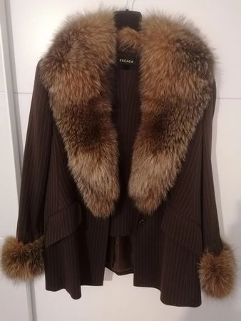 Escada Kostüm mit Pelzbesatz abnehmbar, Gr. 38-42, Top