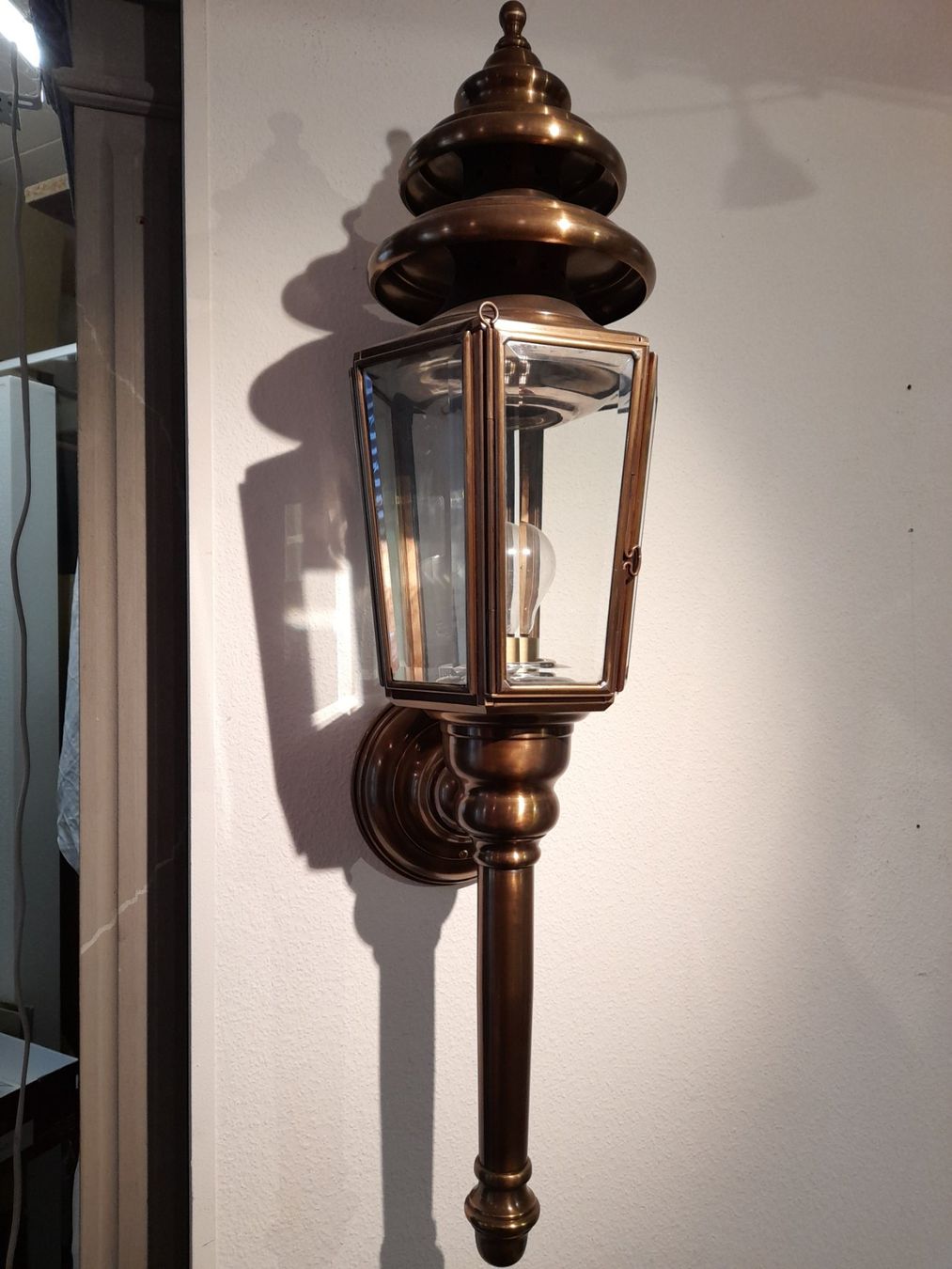 Lampade: Aussenlampe/Wandlampe Messing Glas – Nuovo (secondo la descrizione) da Aarwangen venduto da marianne.schuepbach