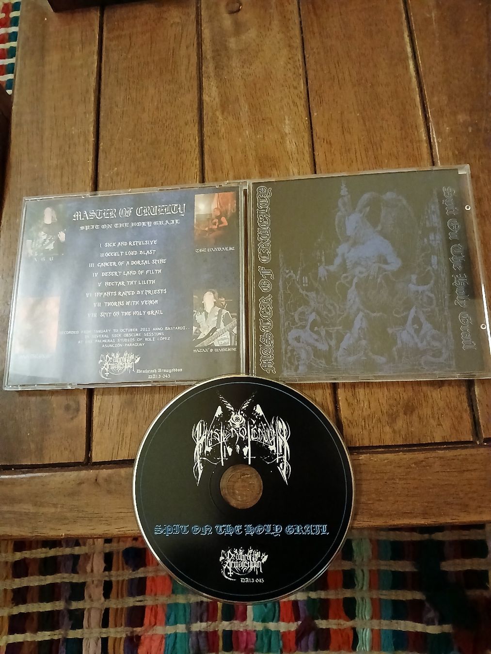 CD: master of cruelty- spit on... – Usato da St-Cergue venduto da VeganWarrior