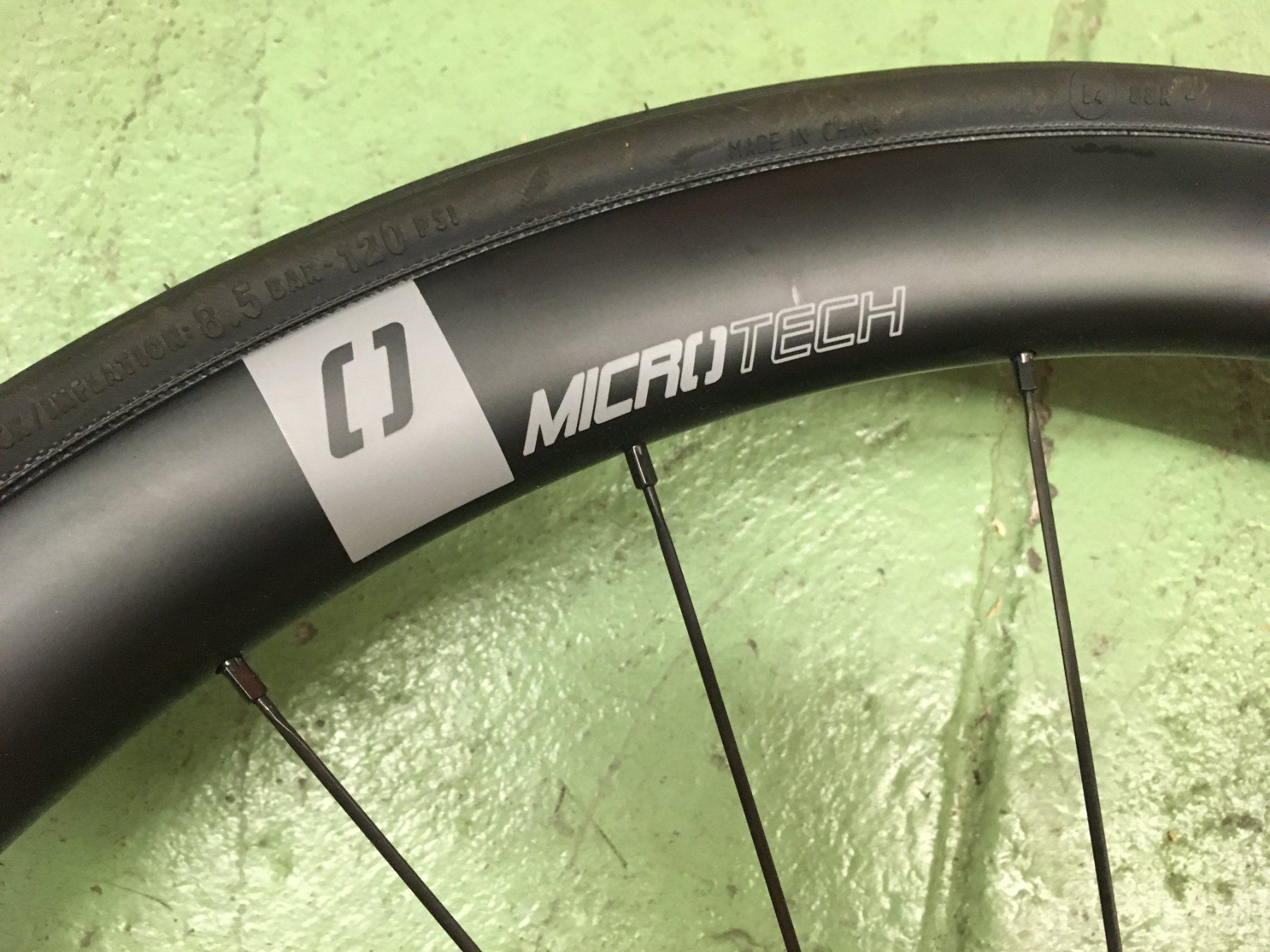 Pneumatici & Ruote complete: Aerolaufräder Microtech RE38 Carbon NEU/Bereift – Nuovo (secondo la descrizione) da Blauen venduto da Jamajobos 2