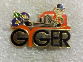 Ansteckpin 42: Gyger