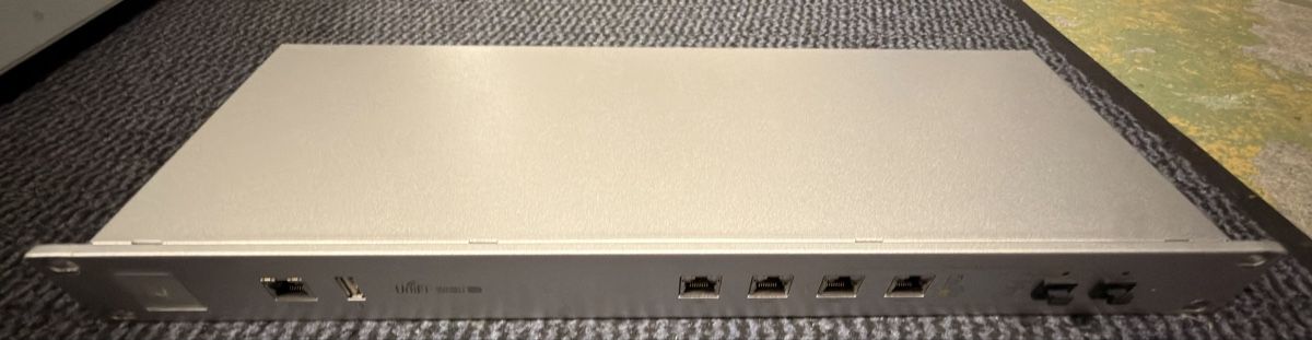 Ubiquiti Modem & Router: Ubiquiti USG-PRO-4 – Usato da Heerbrugg venduto da predch