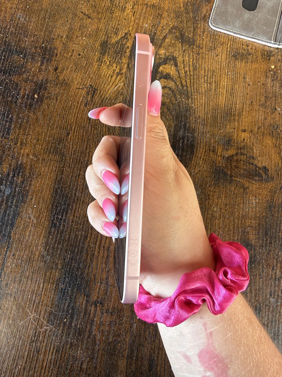 Apple Telefoni cellulari / Smartphones: iPhone 15 128 GB – Usato da Hauenstein venduto da BrunSarah29 5