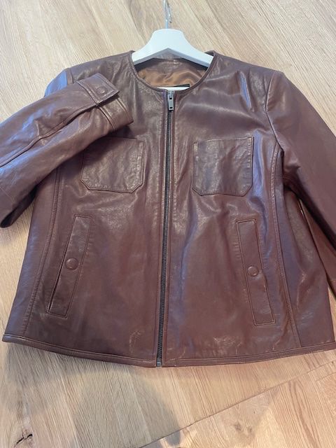Max Mara Giacche: LEDERJACKE VON WEEKEND BY MAXMARA – Usato da Wädenswil venduto da MANU2222 2
