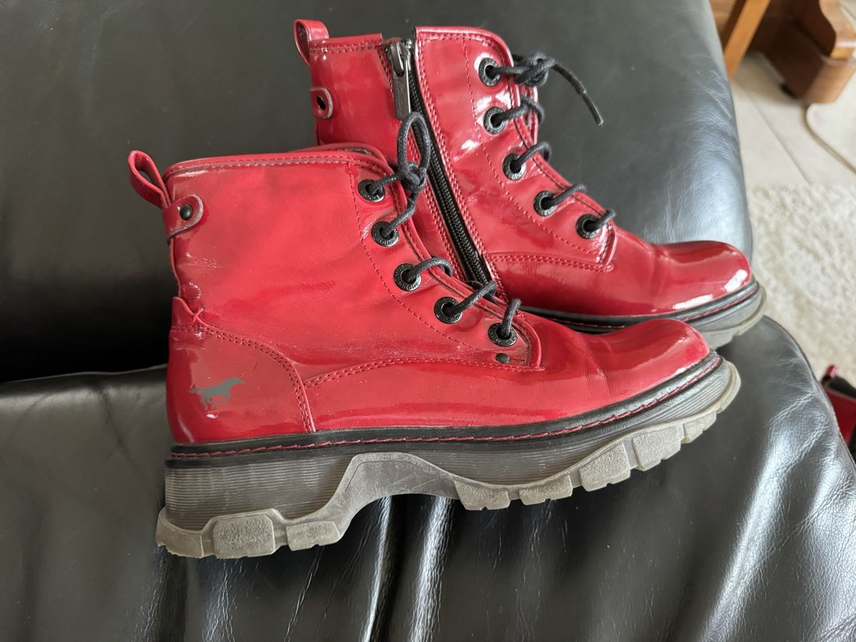 Scarpe da donna: Chaussures – Usato da Choëx venduto da nad_x9m5