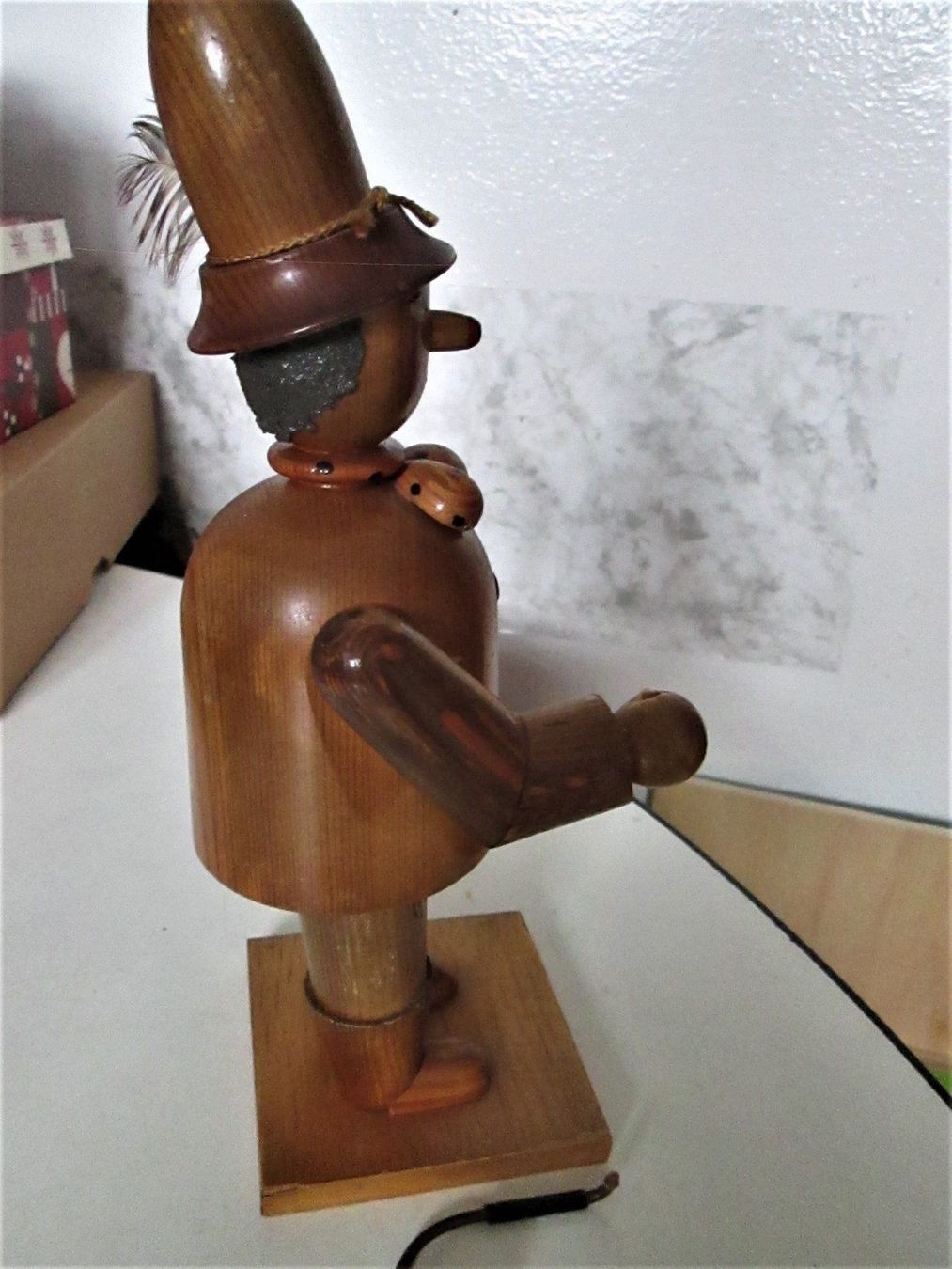 Figurines: Kleiner Holzmann. Räucherstäbchenhalter – D'occasion à Sementina par babucia 4