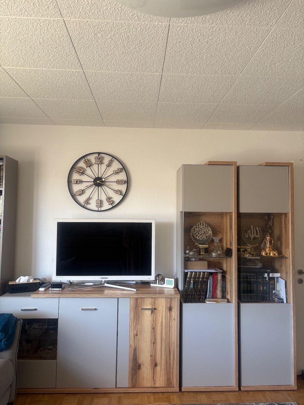 TV Möbel: Sideboard mit Vitrine, TV Möbel – Gebraucht aus Winterthur von tusem-tet 7