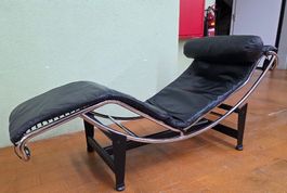 Liege LC4 Typ Le Corbusier Leder schwarz, Replika