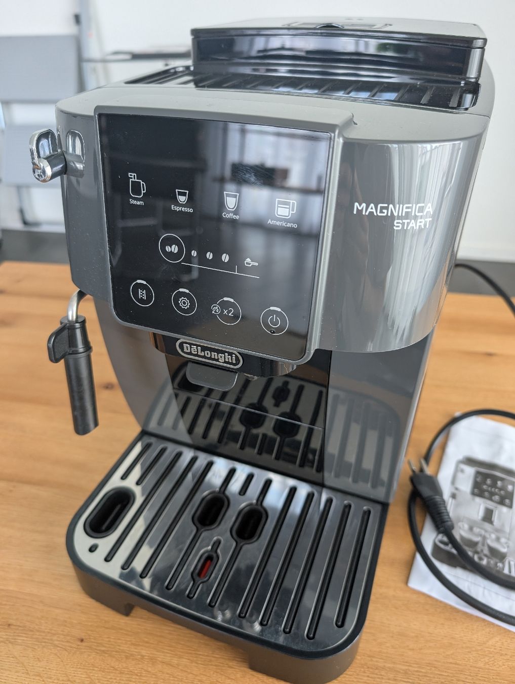 De'Longhi Macchine per caffè & Macchine per espresso: De'Longhi Magnifica Start – Usato da Pfäffikon ZH venduto da Labdi