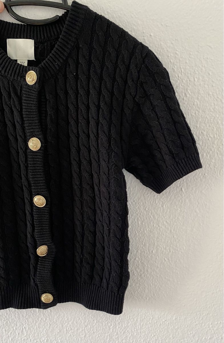 H&M Giacche: T-Shirt mit Knöpfen – Usato da Zürich venduto da alilan00 1