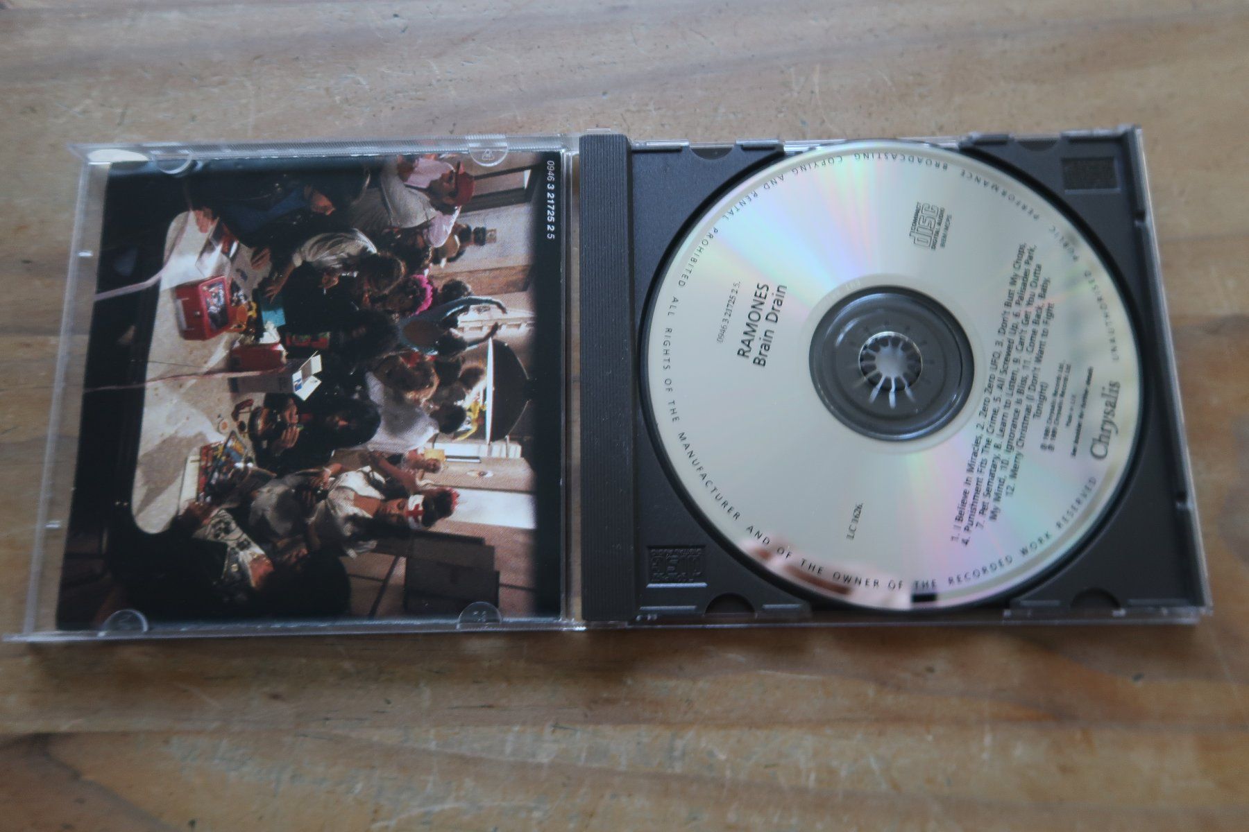 CD: THE RAMONES - BRAIN DRAIN - CD – Usato da Basel venduto da Patiscat 3