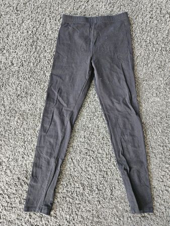 Leggings lang schwarz 134 (neuwertig)