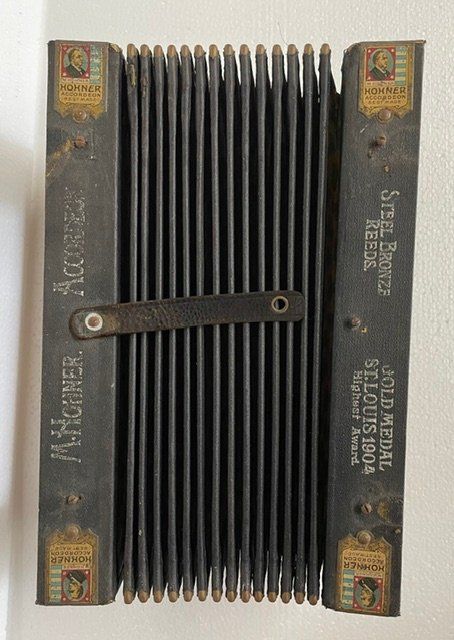 Hohner Strumenti musicali: Handharmonika M.Hohner Accordeon – Usato da Oberrieden venduto da Ket25 5