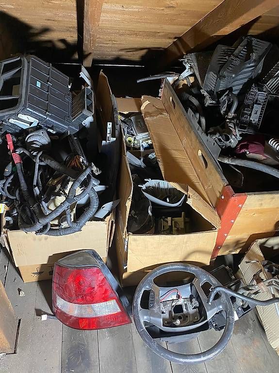 Kia Tutti pezzi di ricambio auto: Kia Sorento Teile – Usato da St. Margrethen SG venduto da disney02 4