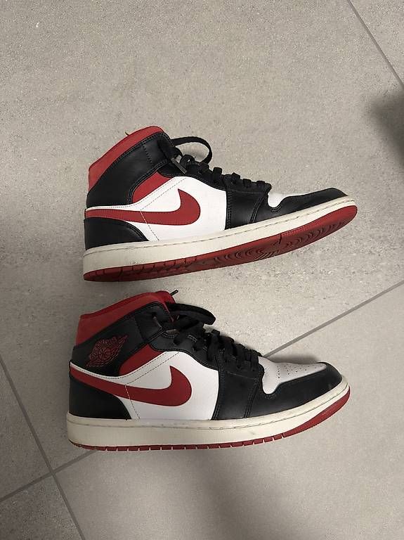 Chaussures hommes: Jordan 1 Mid 42.5 – D'occasion à Wallisellen par hug_pf77 1
