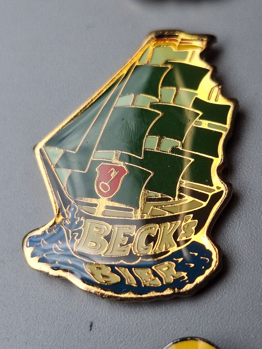 Plaketten & Abzeichen: Pin Beck's Bier Schiff  – Gebraucht aus Schaffhausen von ric_s9pn