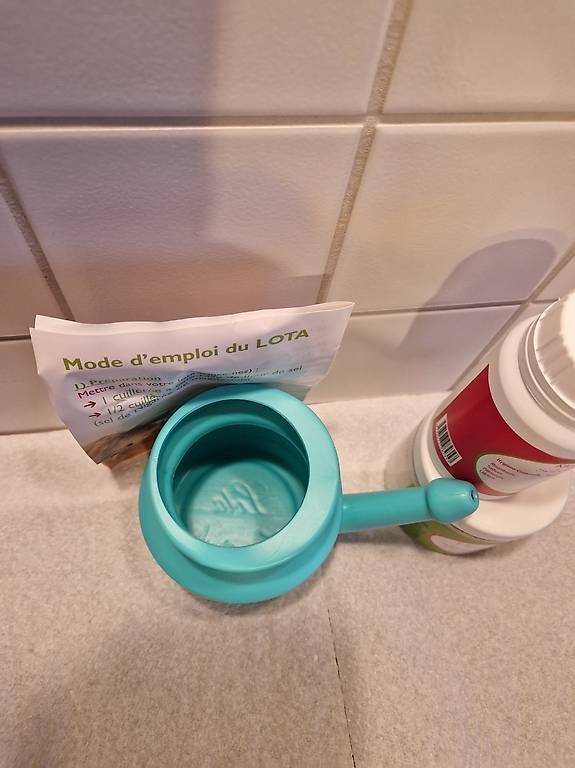 Toutes les décorations: Pot pour rinçage de nez avec sels – D'occasion à Vevey par lartiste1 2
