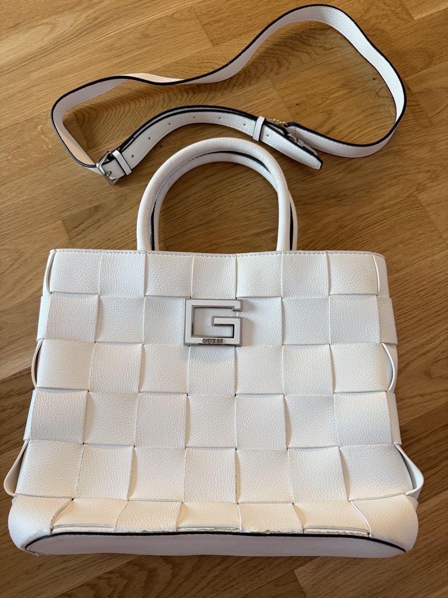 Guess Taschen für Damen: Guess Tasche Korbmuster – Gebraucht aus Zürich von Koller.S
