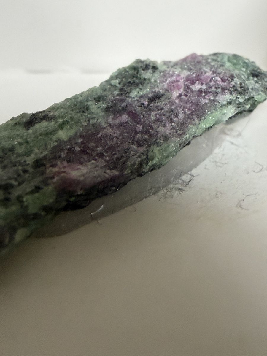Edelsteine: Rubin-Zoisit – Gebraucht aus Gossau SG von sushifactory 2