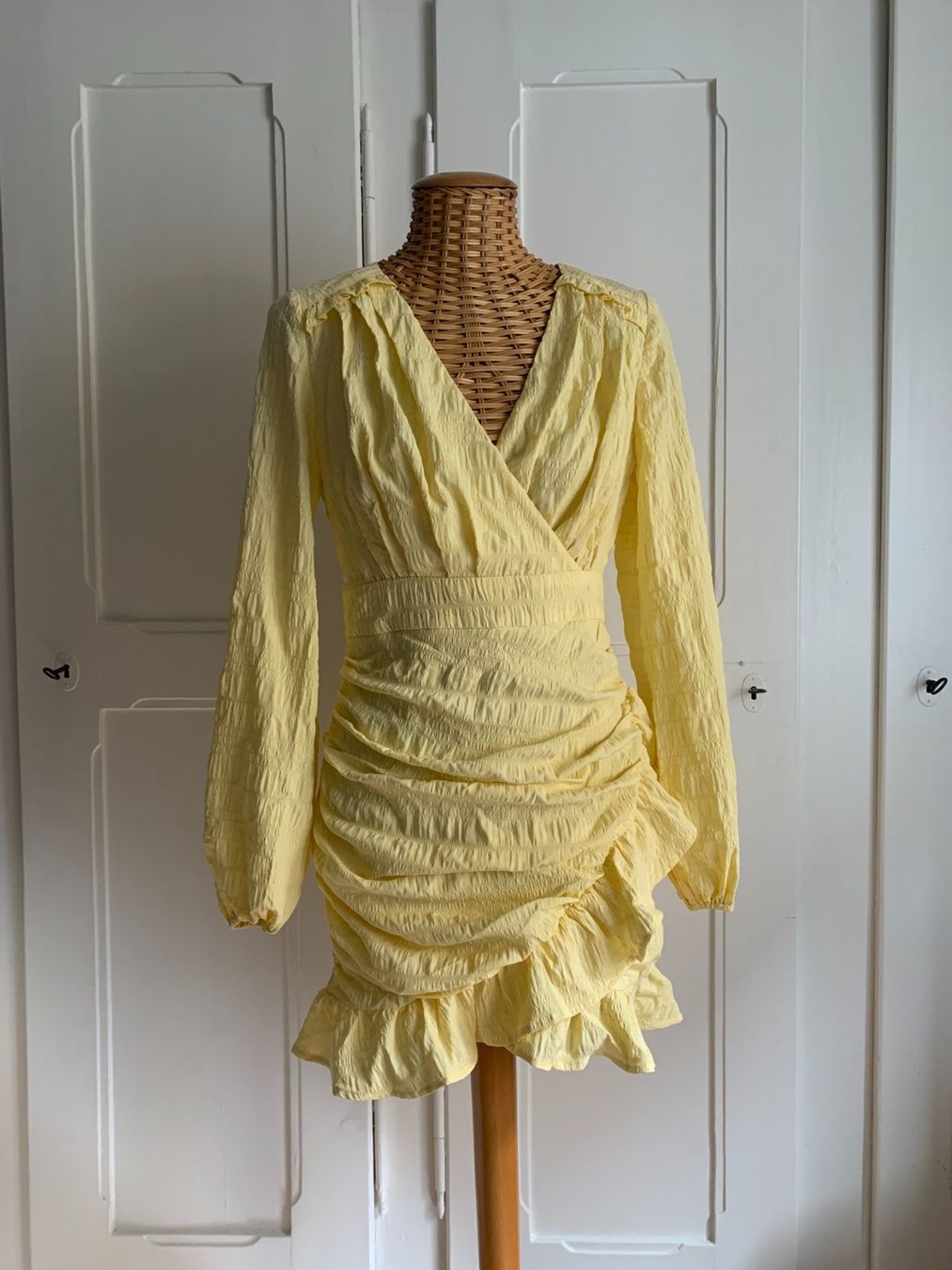 Shein Vestiti: SHEIN - Kleid hellgelb 34 – Usato da Zürich venduto da Diazaio
