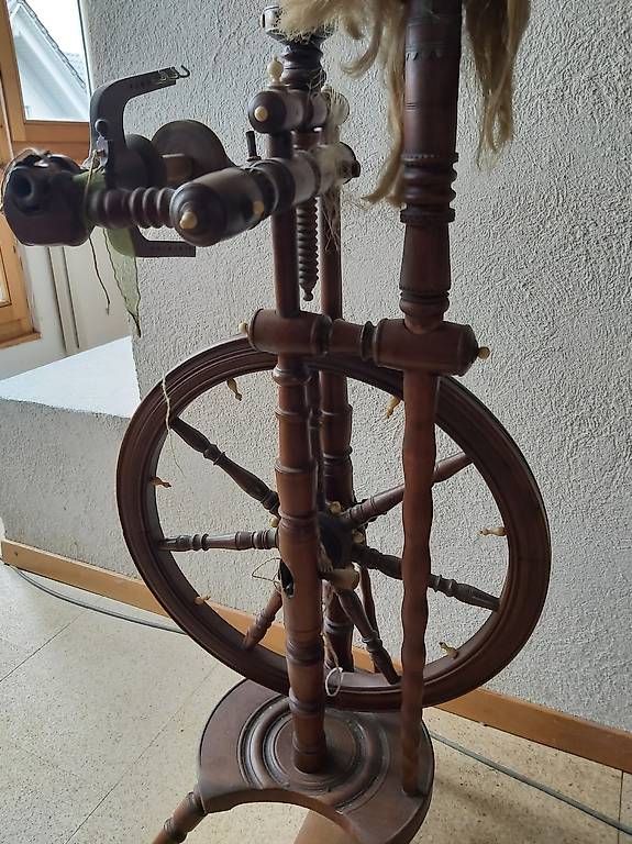 Ruote per filare: Antikes Spinnrad – Usato da Salmsach venduto da bri_2l69