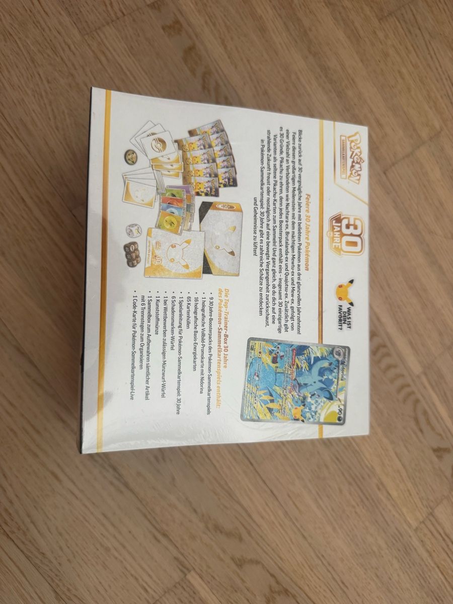 Pokémon Sammelbilder & Trading cards: Pokemon 30th ETB + 5 Tins DE – Neu und originalverpackt aus Dietikon von User08953 2