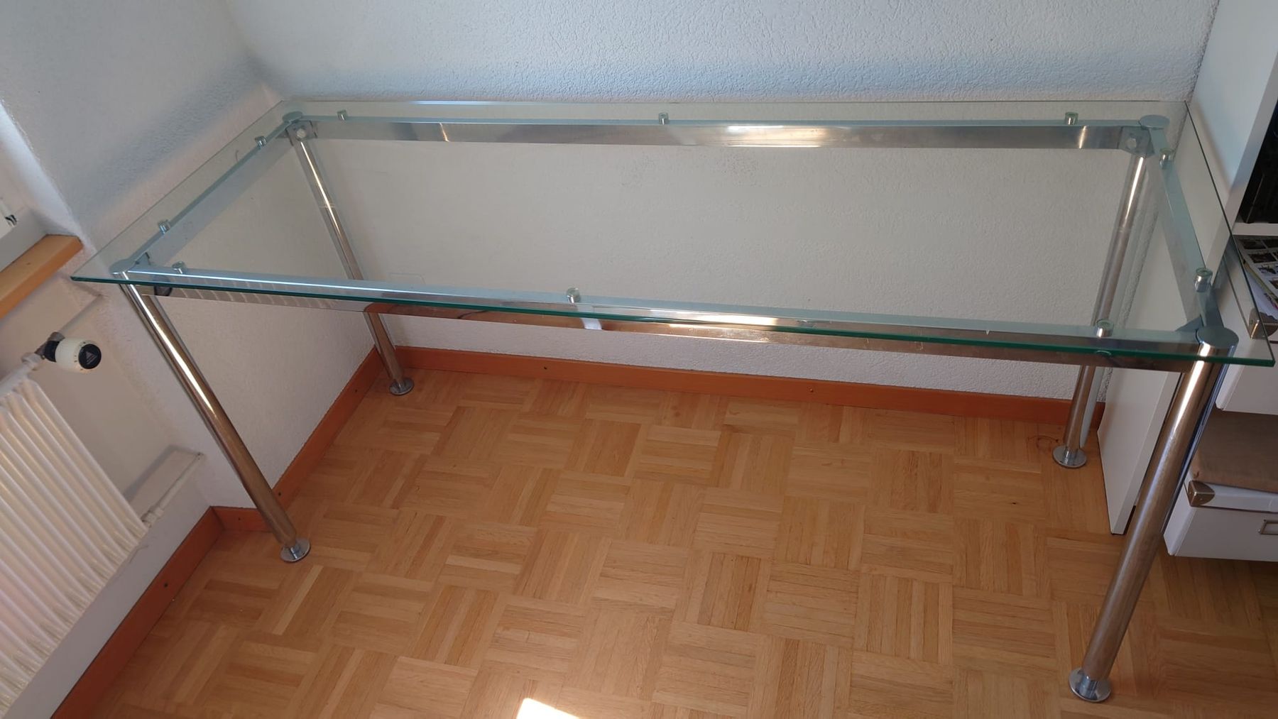 Scrivanie: Schreibtisch mit Glasplatte – Usato da Gwatt (Thun) venduto da mar_2rrg