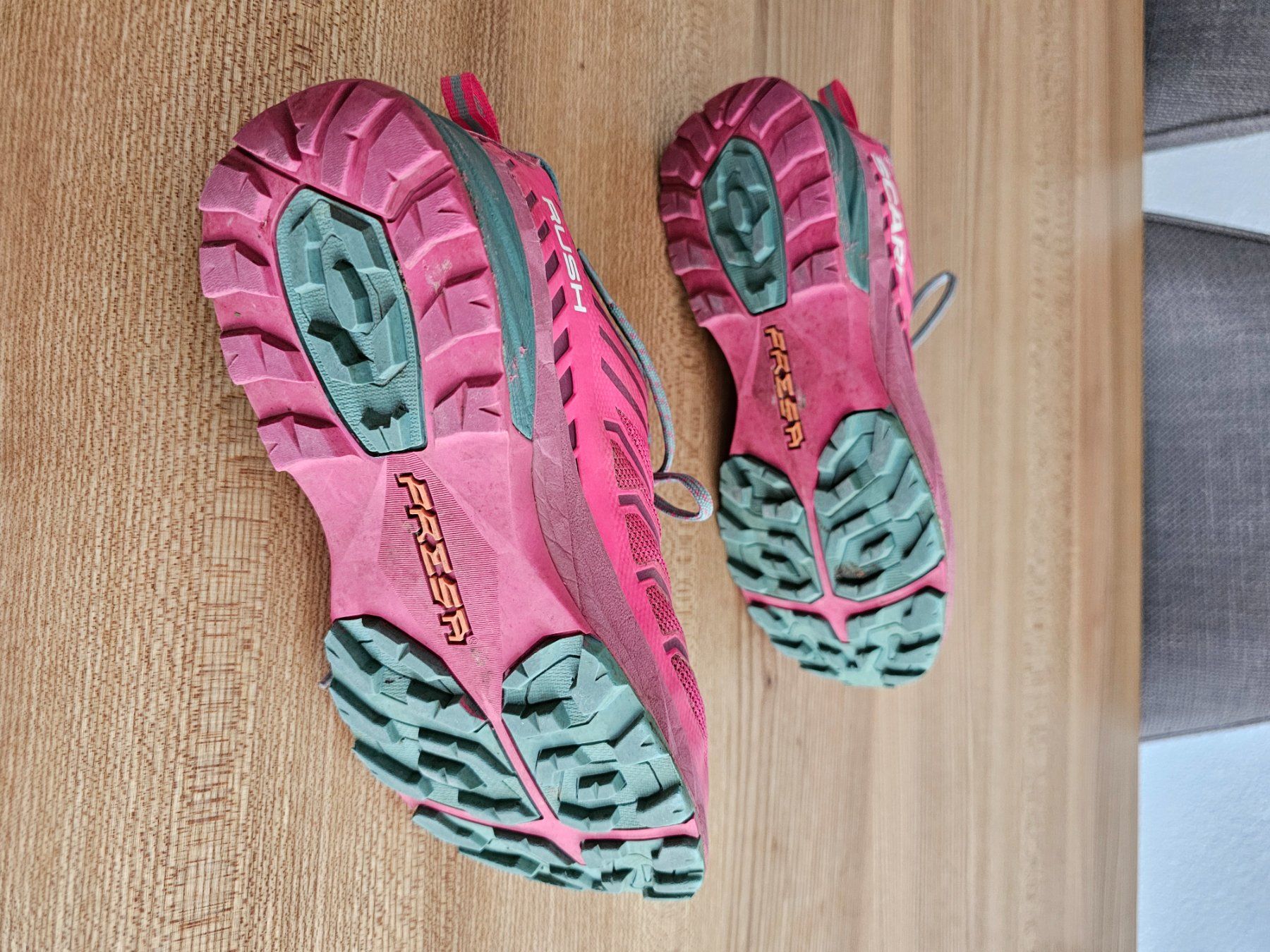 Scarpa Chaussures filles: Coole Scarpa Gore Tex Trekkingschuhe, Gr. 37 – D'occasion à Nottwil par colina08 3