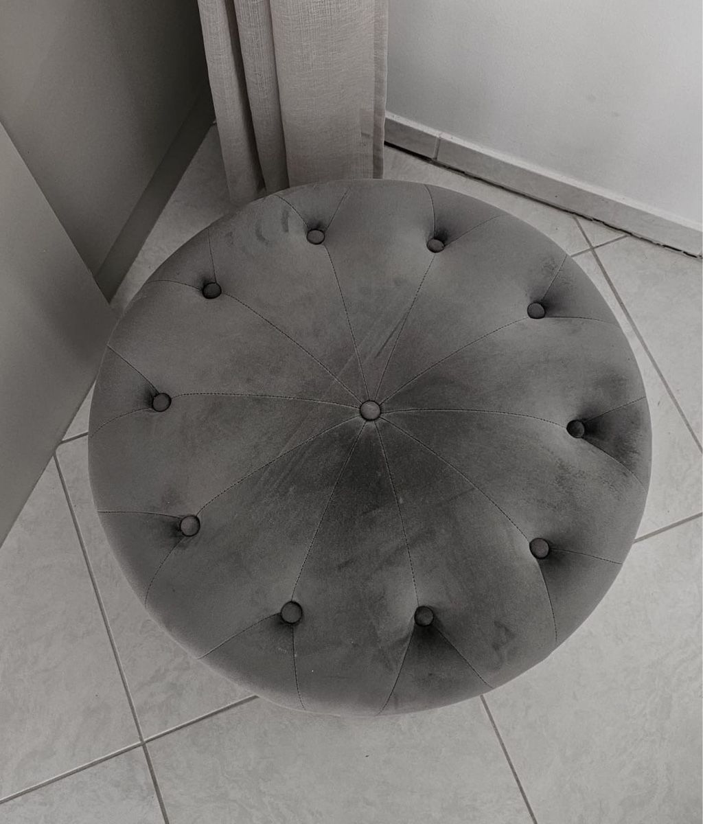 Sgabelli: Hocker samt grau – Usato da Steinmaur venduto da Kiki_m240 1
