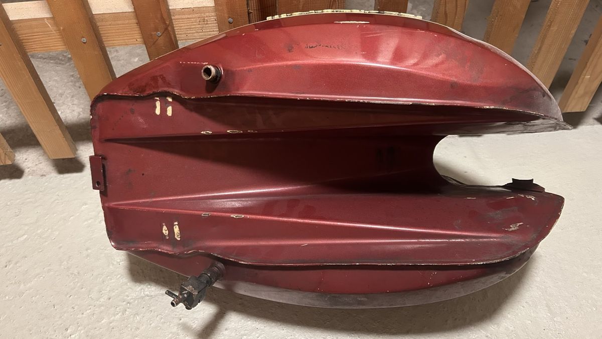 Moto Guzzi Autres accessoires p. véhicule: Moto Guzzi 850T Tank – Défectueux à Fällanden par E51 3