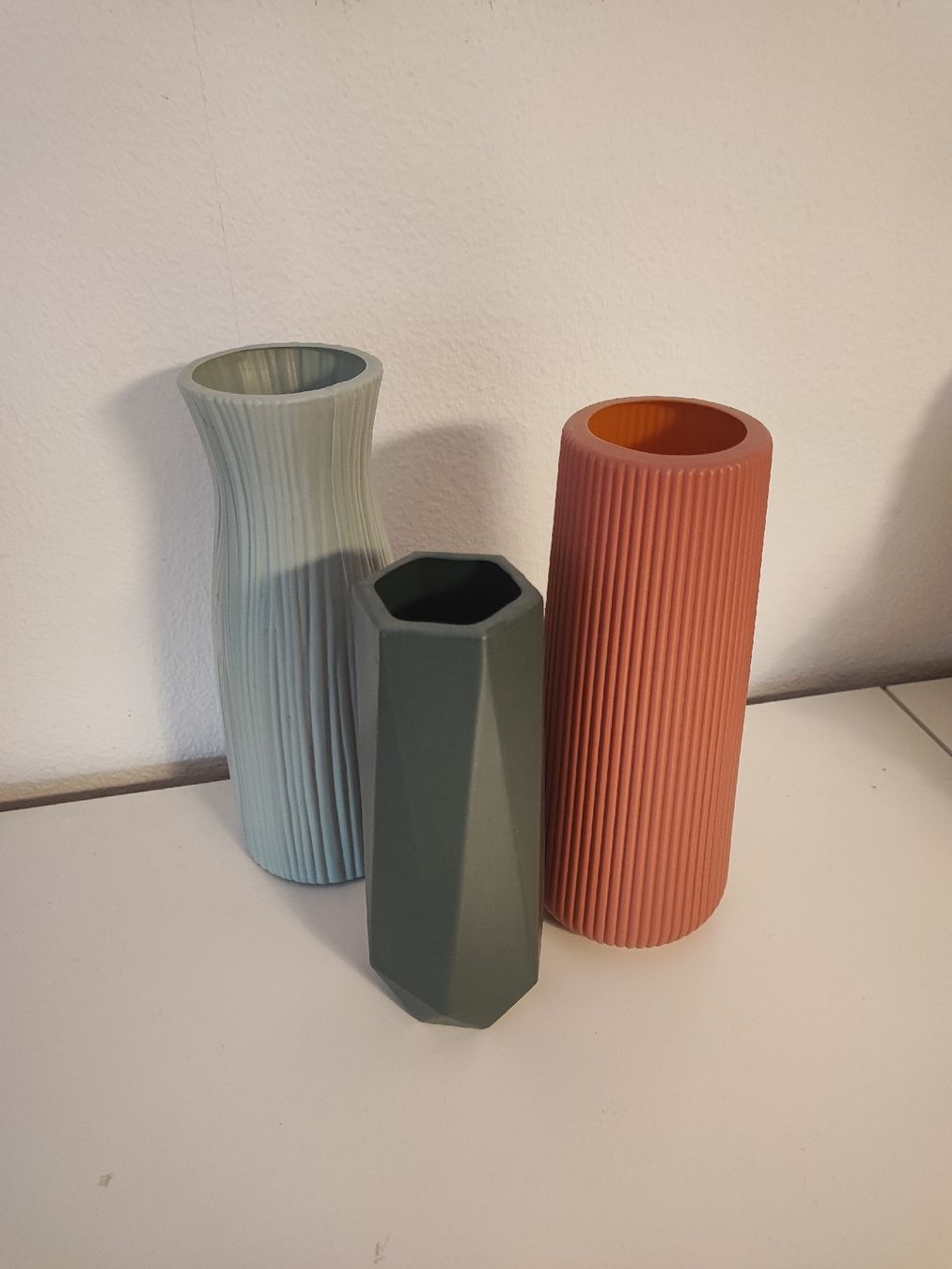 Tutte le decorazioni: 3 Vases set different colors and shapes – Nuovo (secondo la descrizione) da Zürich venduto da ari_7rtc 1