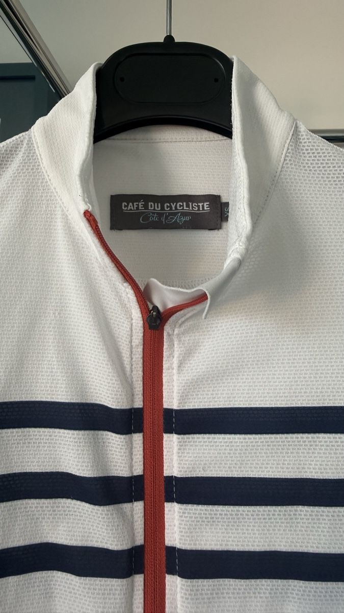 Canottiere & Pantaloni: Damen-Radtrikot Café du Cycliste  – Usato da Küsnacht venduto da cri_ngg5 4