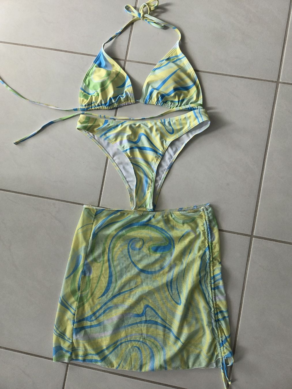 Schwimmbad: Bikini Set 3 teilig Neue gr.S – Neu (gemäss Beschreibung) aus Bronschhofen von Katrusja