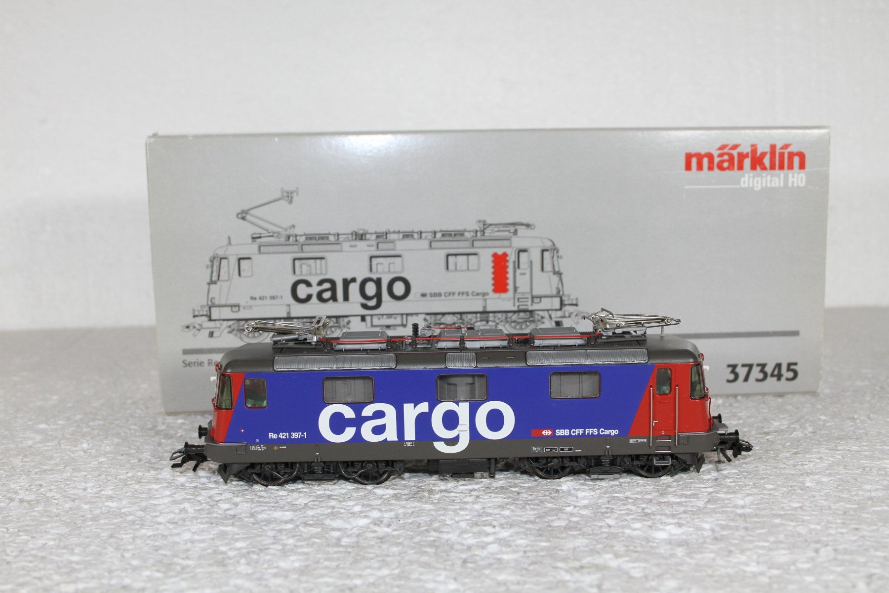 Märklin Trains électriques: Märklin 37345 SBB Cargo Re 421, Re 4/4 – D'occasion à Triesen par gleis8 4