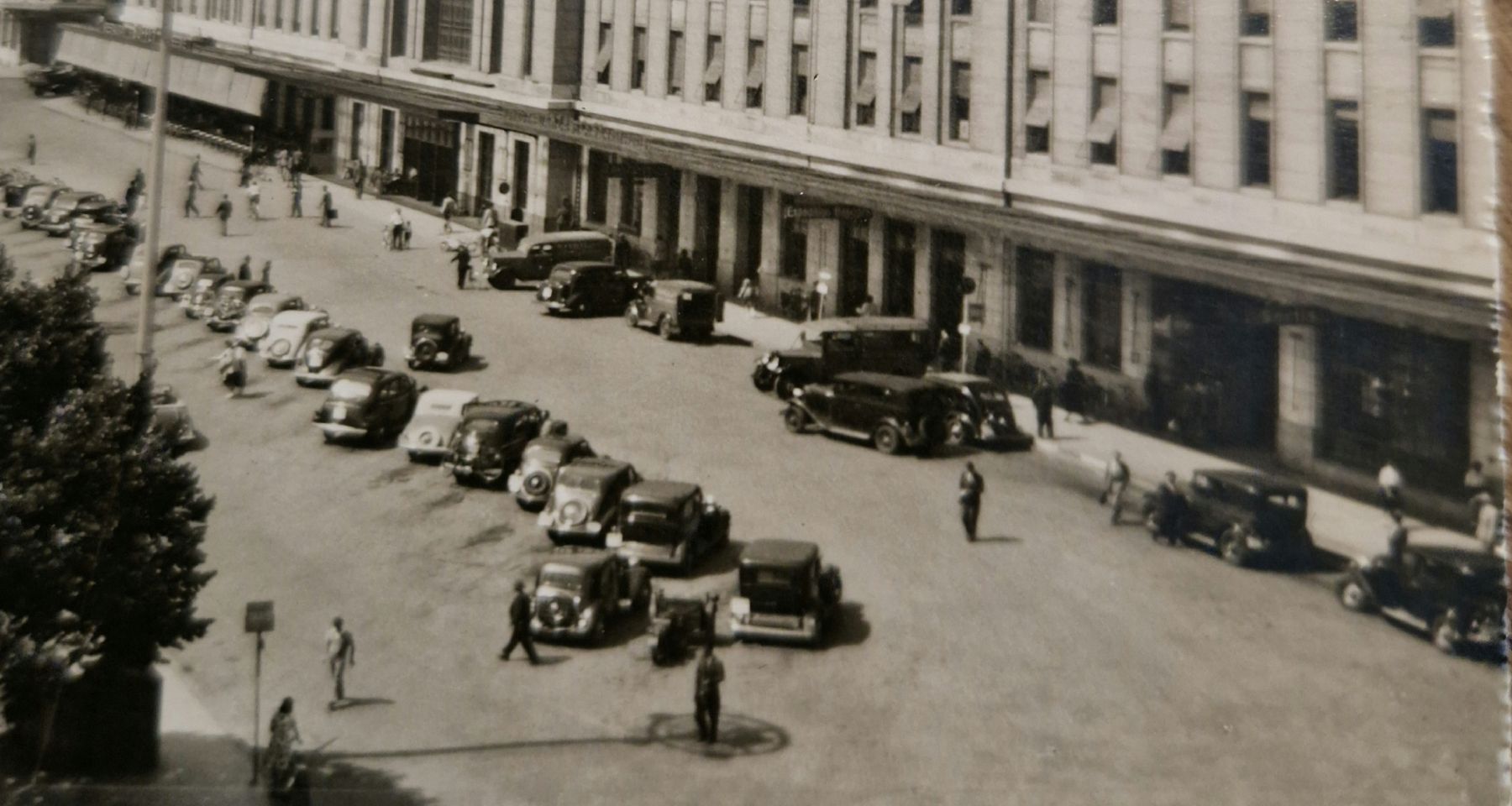 Cartoline postali: Genève, Place et Gare de Cornavin, Oldtimer, Tram – Usato da Ebikon venduto da Donar50 1