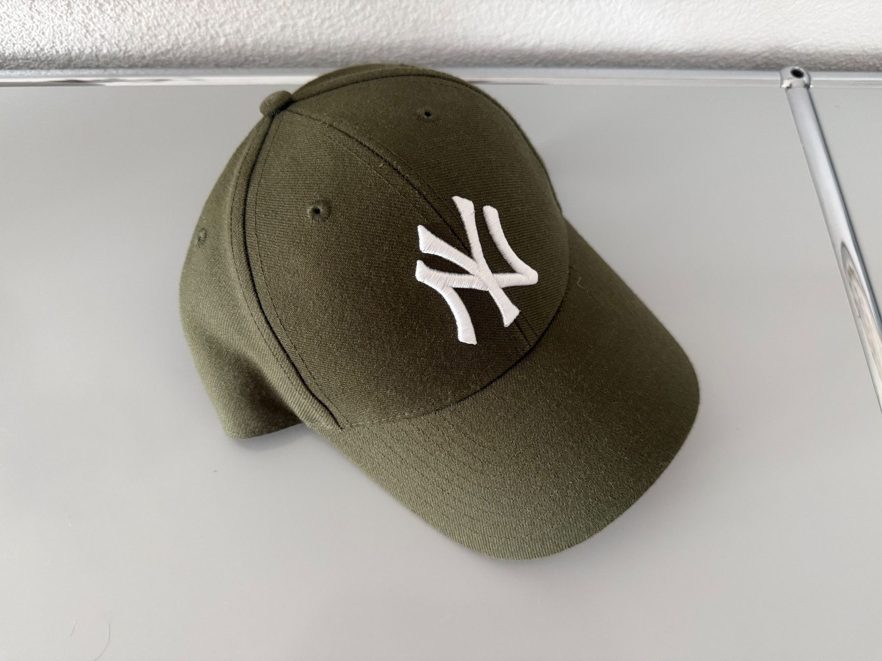 Altro in  Abbigliamento & Accessori: New Era New York Yankees Cap, oliv – Usato da Winterthur venduto da Louvre91